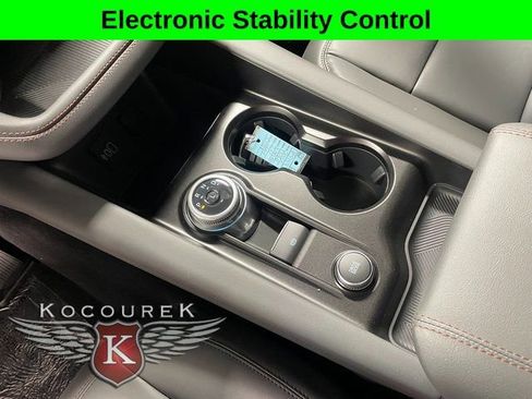 New 2026 Ford Explorer Active w/ Active Comfort Package AWD/4WD image 17