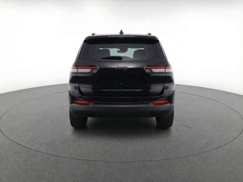Used 2023 Jeep Grand Cherokee L Laredo RWD image 7