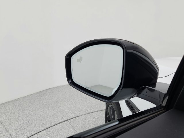 Certified 2026 Jaguar F-PACE R-Dynamic S AWD/4WD image 23