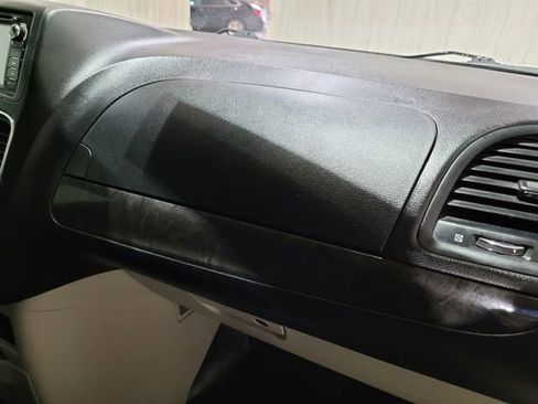 Used 2017 Dodge Grand Caravan SE image 48