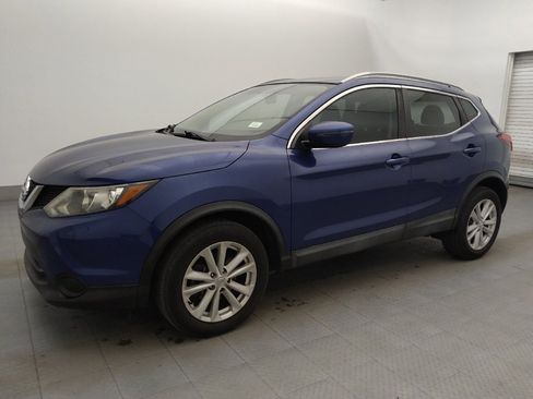 Used 2017 Nissan Rogue Sport SV image 2