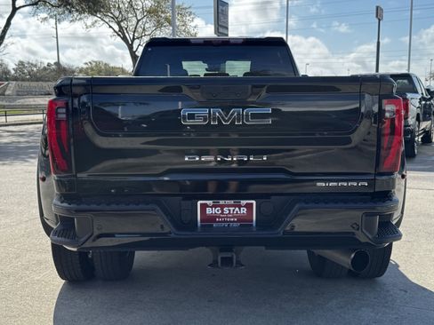 Used 2024 GMC Sierra 3500 Denali Ultimate image 9