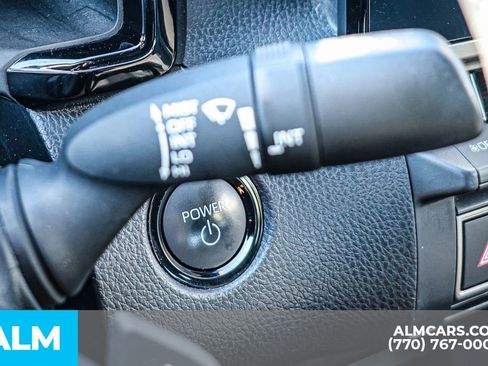 Used 2025 Toyota Camry SE image 33