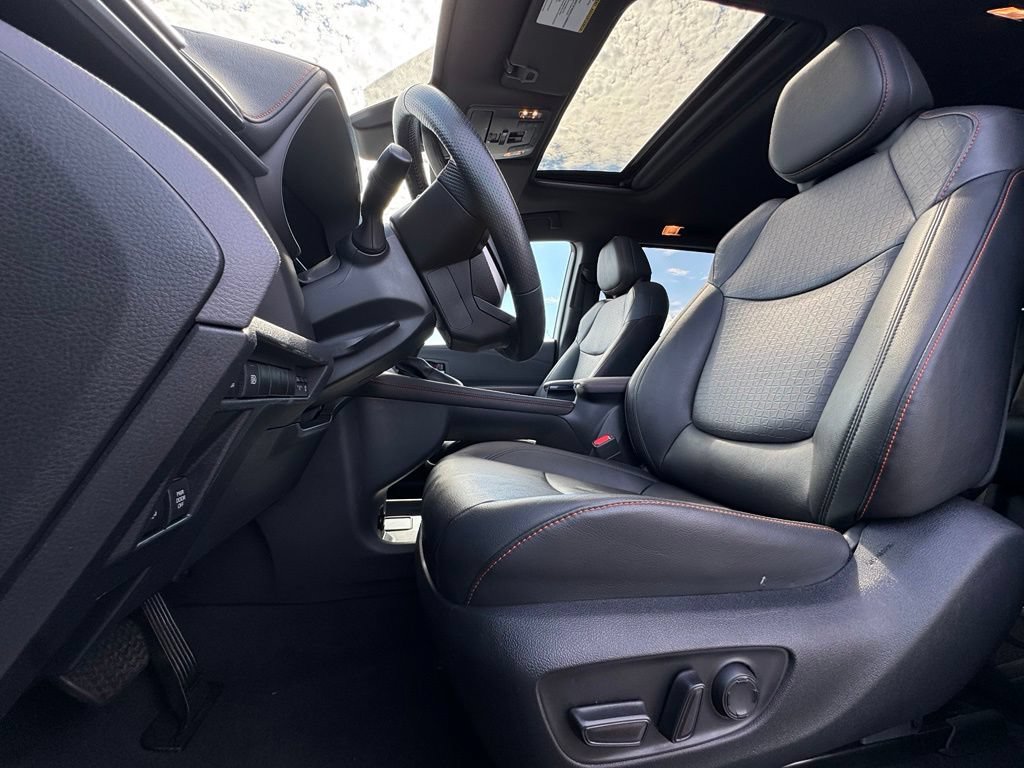 Used 2024 Toyota Sienna XSE FWD image 19