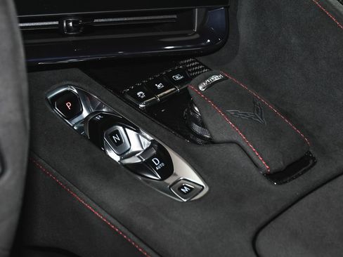 Used 2024 Chevrolet Corvette Stingray Premium Conv w/ Z51 Performance Package RWD image 45