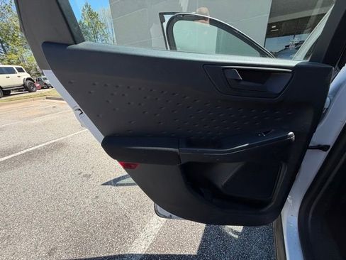 Used 2020 Ford Escape S image 15