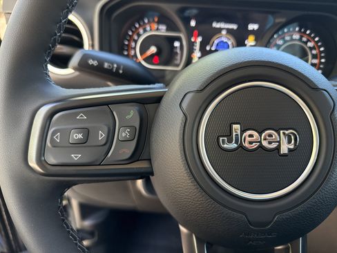 New 2025 Jeep Gladiator Sport w/ Premium Package image 25