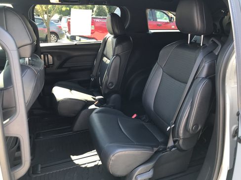 Certified 2025 Toyota Sienna XLE Woodland Edition AWD/4WD image 25