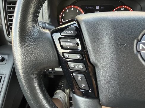 Used 2022 Nissan Frontier PRO-4X w/ Pro-4X Premium Package AWD/4WD image 32