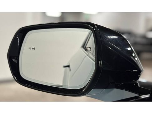 Used 2024 Cadillac Lyriq Sport RWD image 35