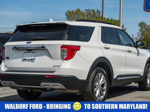Used 2022 Ford Explorer XLT w/ Equipment Group 202A AWD/4WD image 4