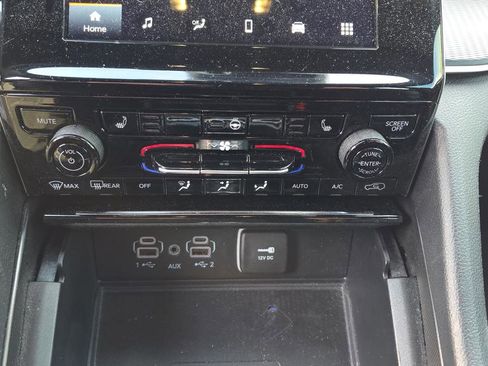 Used 2024 Jeep Grand Cherokee Altitude image 19