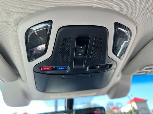 Used 2022 Subaru Outback Limited image 32