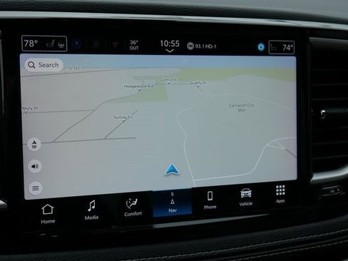 Used 2021 Chrysler Pacifica Touring-L image 3