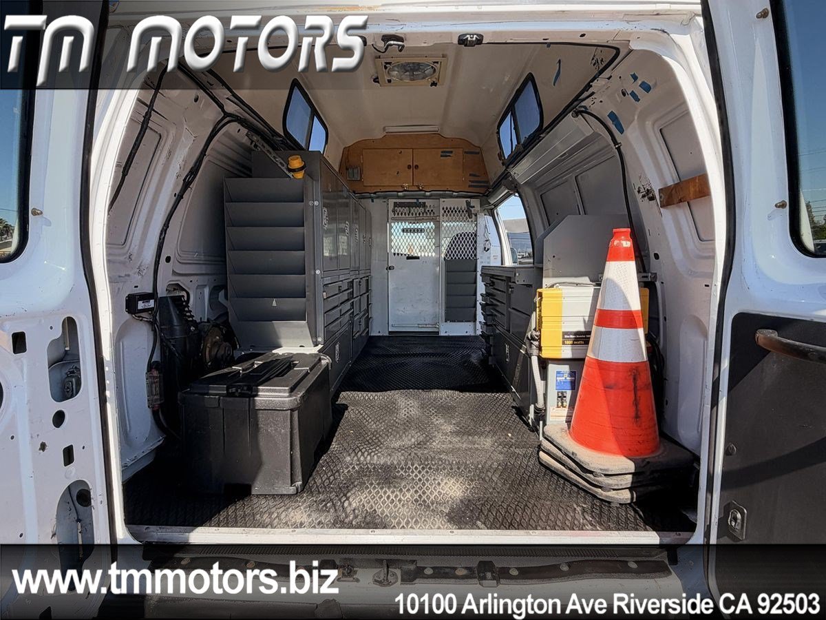 Used 2004 Ford E-350 and Econoline 350 Extended Super Duty RWD image 9
