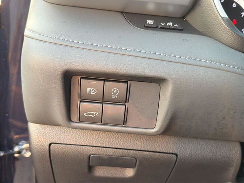 Used 2023 Toyota Highlander XLE FWD image 20