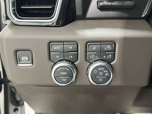 Used 2025 GMC Sierra 1500 Denali image 16