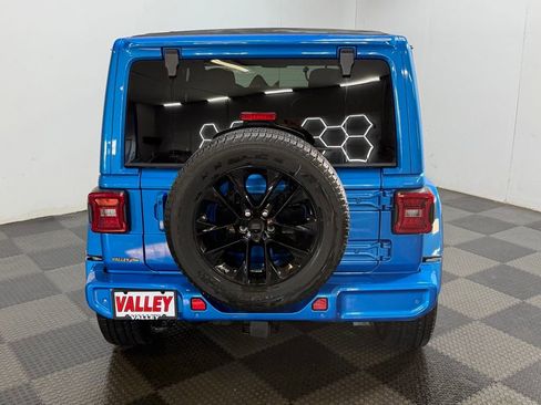 Used 2022 Jeep Wrangler Unlimited Sahara image 17