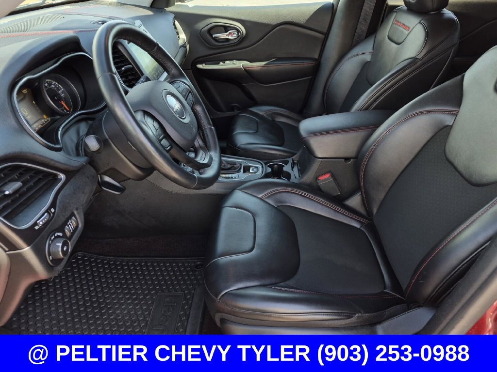 Used 2019 Jeep Cherokee Trailhawk w/ Cold Weather Group AWD/4WD image 31