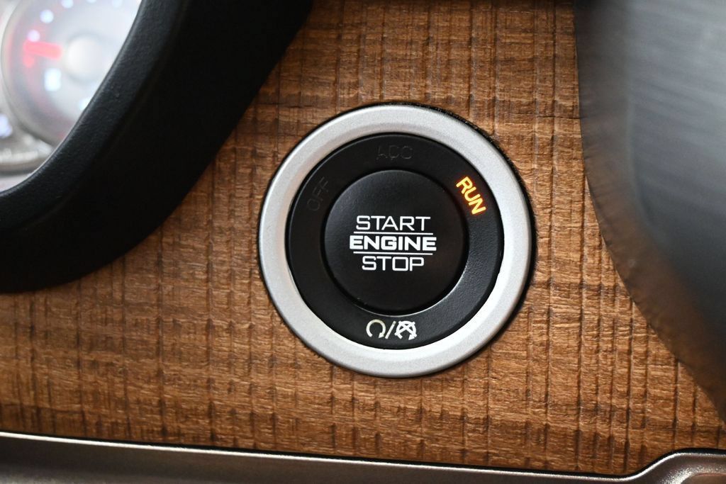 Used 2019 RAM 1500 Limited AWD/4WD image 6