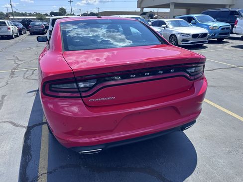 Used 2022 Dodge Charger SXT RWD image 6