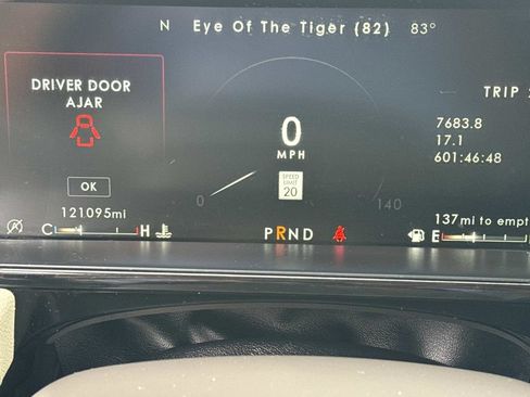 Used 2019 Lincoln Navigator Select RWD image 2