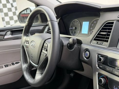 Used 2016 Hyundai Sonata Limited FWD image 12