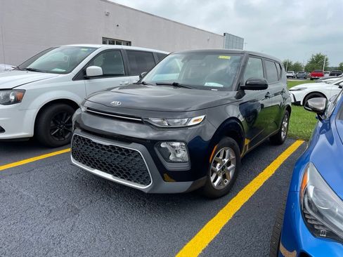 Used 2020 Kia Soul S FWD image 2