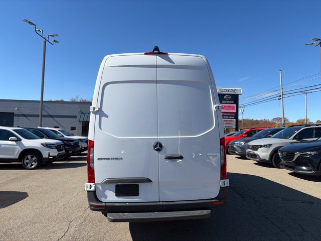 Used 2025 Mercedes-Benz Sprinter 2500 image 5