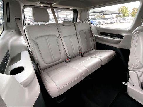 Used 2022 Jeep Wagoneer Series III w/ Premium Group I image 36