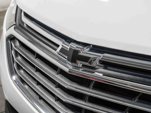 Used 2019 Chevrolet Equinox Premier w/ LPO, Cargo Package FWD image 8