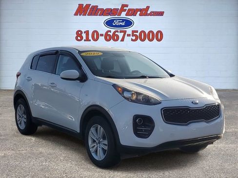 Used 2019 Kia Sportage LX image 2