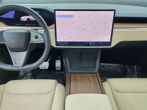 Used 2024 Tesla Model X image 34