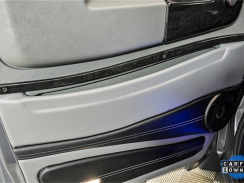 Used 2025 GMC Savana 2500 Extended w/ Driver Convenience Package image 13