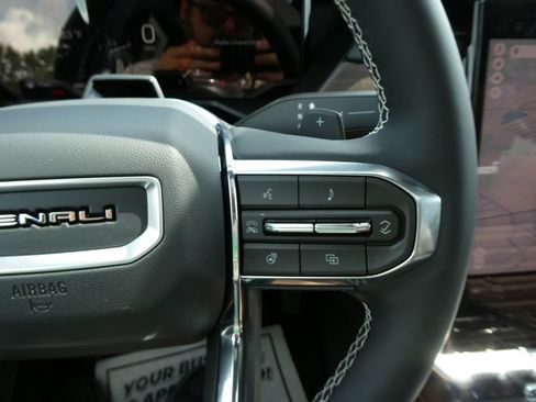 New 2026 GMC Acadia Denali Ultimate AWD/4WD image 22