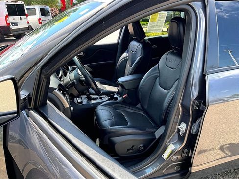 Used 2021 Jeep Cherokee High Altitude AWD/4WD image 10
