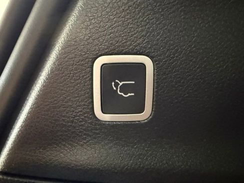 New 2026 Chrysler Pacifica Select w/ S Appearance Package image 25