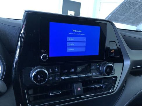 Certified 2024 Toyota Highlander LE image 30