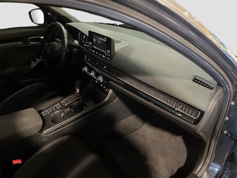 Used 2025 Honda Civic Sport image 27