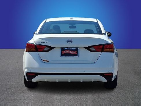 Used 2025 Nissan Altima 2.5 SV FWD image 5