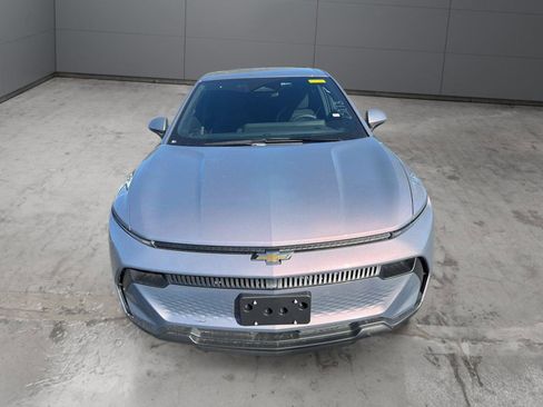 New 2026 Chevrolet Equinox EV LT FWD image 2