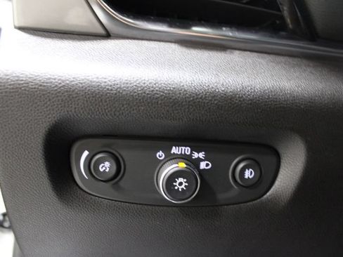 Used 2021 Chevrolet Traverse LT AWD/4WD image 41