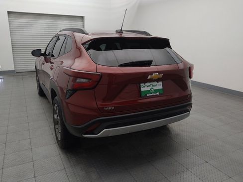 Used 2024 Chevrolet Trax LT w/ Driver Confidence Package FWD image 6