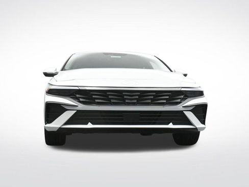New 2026 Hyundai Elantra Limited FWD image 17