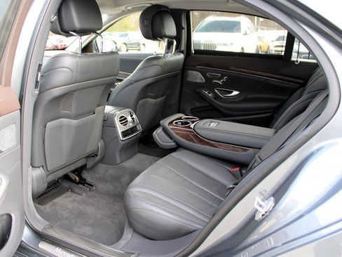 Used 2018 Mercedes-Benz S 560 Sedan image 20