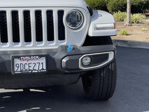 Used 2023 Jeep Wrangler Unlimited Sahara w/ Cold Weather Group AWD/4WD image 8