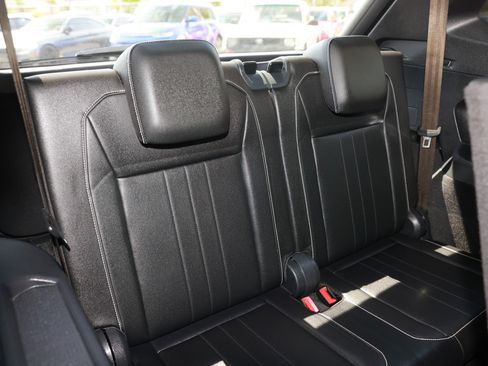 Used 2023 Volkswagen Tiguan SE R-Line FWD image 27
