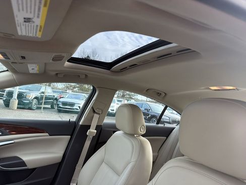 Used 2015 Buick Regal Premium w/ Driver Confidence Package #2 image 28
