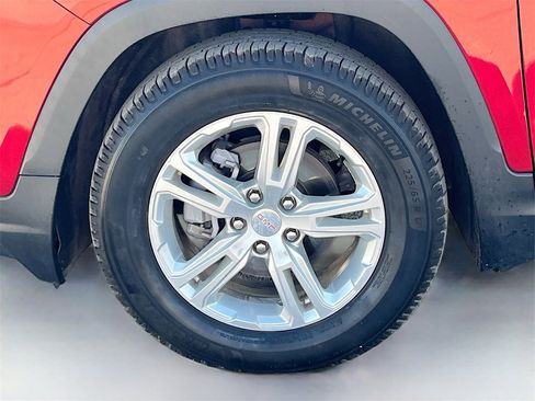 Used 2022 GMC Terrain SLE w/ Driver Convenience Package image 31