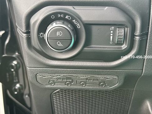 Used 2025 Jeep Gladiator Mojave w/ Convenience Group AWD/4WD image 17